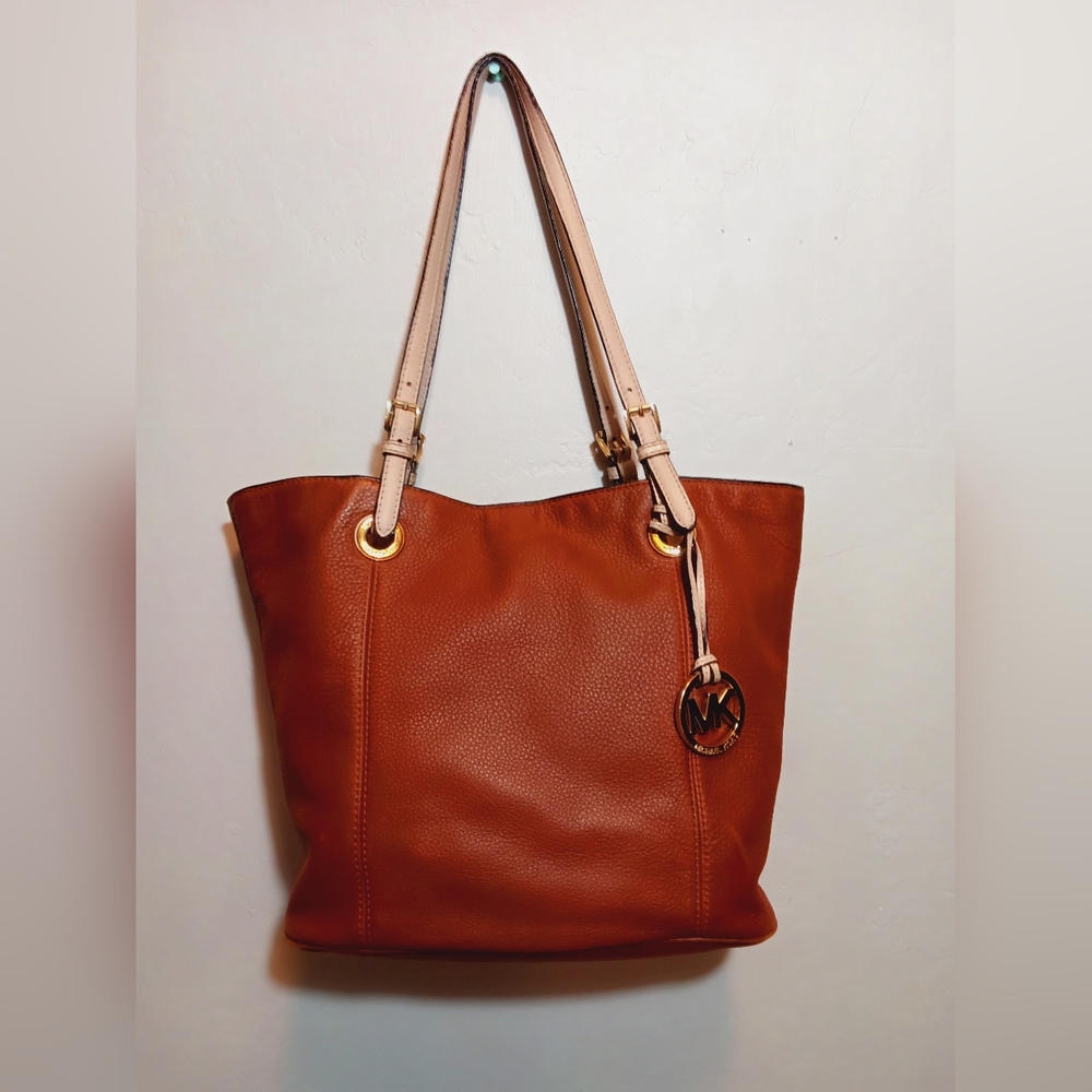 GUC Michael Kors Jet Set Large Carryall Tote Bag